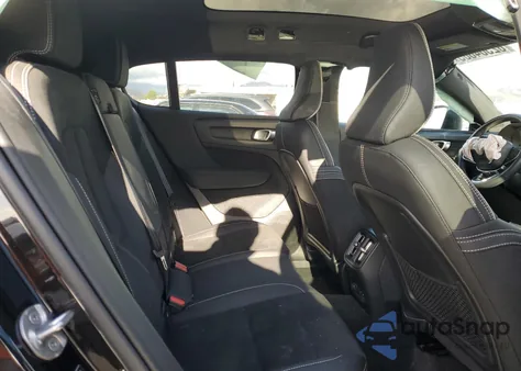 2023 Volvo C40 Recharge Plus z USA, uszkodzony, nr VIN YV4ED3GL9P2050709